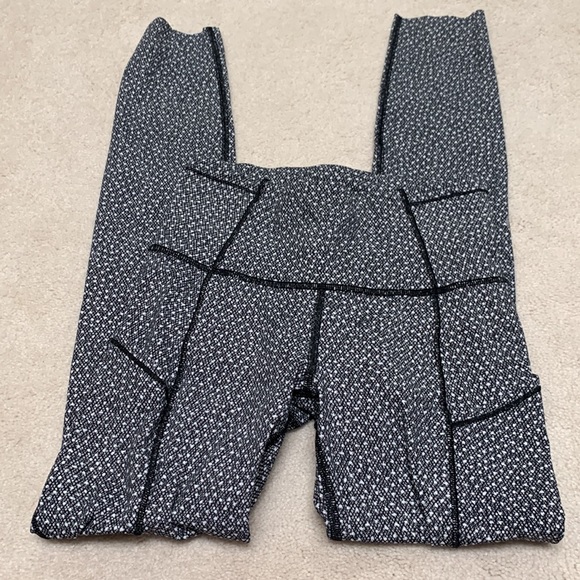 Lululemon leggings! - Picture 4 of 5